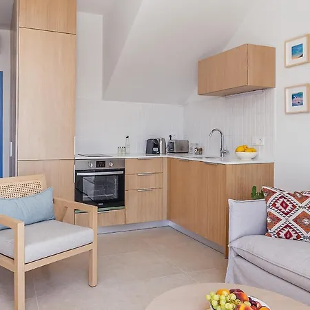 Greek House Complex B6 *